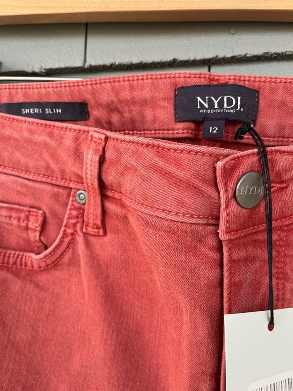 NYDJ Cropped Slim Jeans in Coral NWT SIZE 12 - Picture 3 of 10